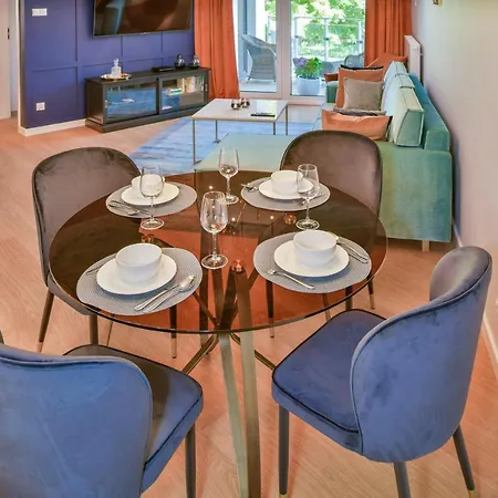 Navigator- Nadmorskie Tarasy Port *