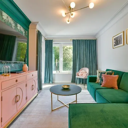 Navigator- Nadmorskie Tarasy Port קולובז'ג