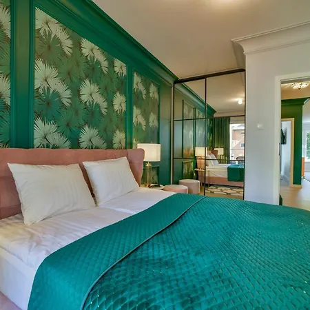 Navigator- Nadmorskie Tarasy Port * קולובז'ג