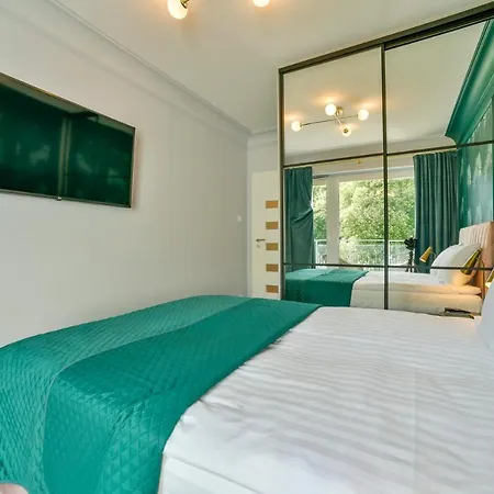 Navigator- Nadmorskie Tarasy Port * Kołobrzeg