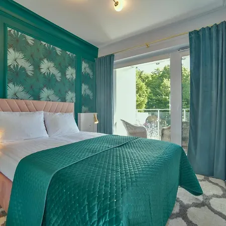 Navigator- Nadmorskie Tarasy Port * Kołobrzeg